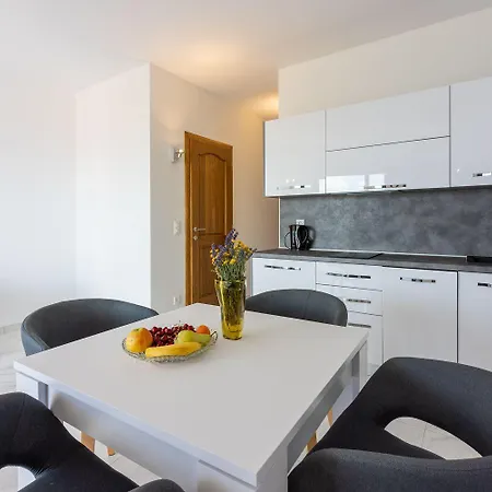 Appartement Lichtdurchflutetes Mit Grillbereich, Meerblick, Waschmaschine Crikvenica
