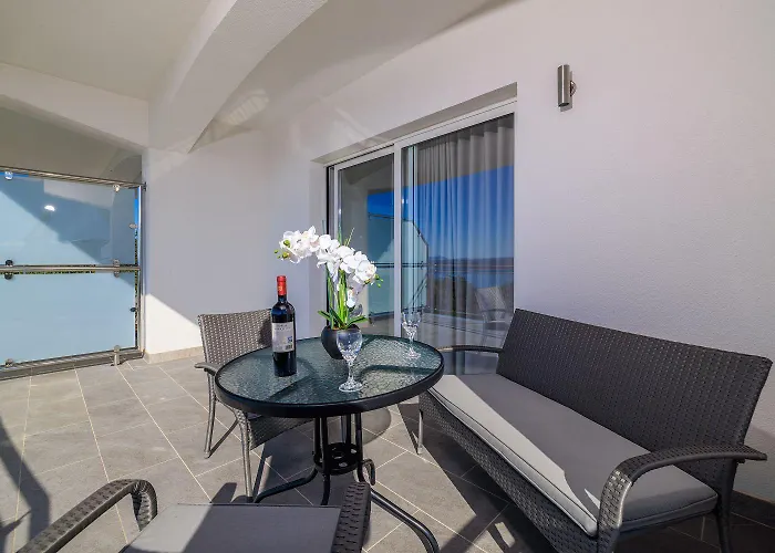 Lichtdurchflutetes Mit Grillbereich, Meerblick, Waschmaschine Appartement *