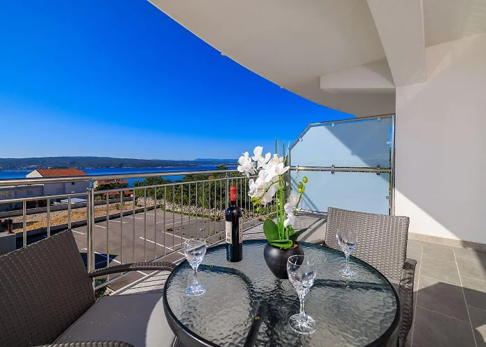 Appartement Lichtdurchflutetes Mit Grillbereich, Meerblick, Waschmaschine Crikvenica
